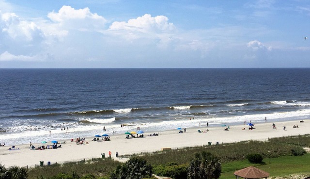 Beach-Pools-Relaxing-King Bed-Clean-Comfy-WiFi