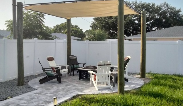 Beach Style House w/large backyard, close to fishing, canoeing, and beaches