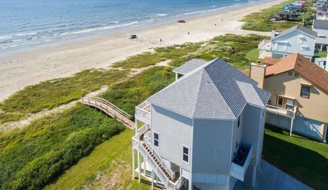 Beachfront Beauty w/4 King Beds Ultimate Getaway!