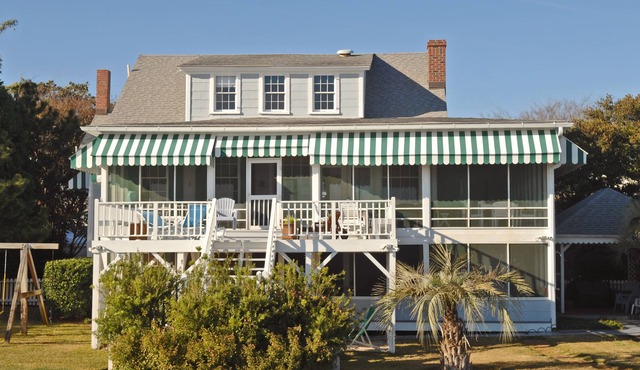 Beachfront home with grill and private dune path - short-term rental in Sullivan's Island