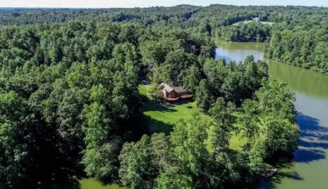 Beacon Hill on the Lake Private 12-Acre Waterfront Retreat