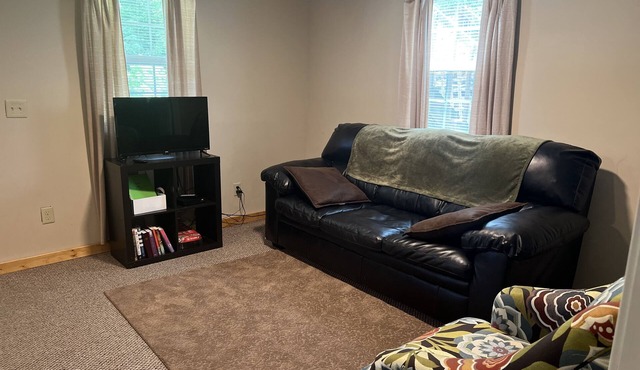 Beautiful 4 unit lodge w/Hot tub, WiFi, fire pits & pavilion area with grills