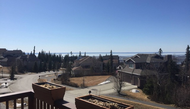 Beautiful 4BR home in upscale neighborhood on the Anchorage hillside with views!