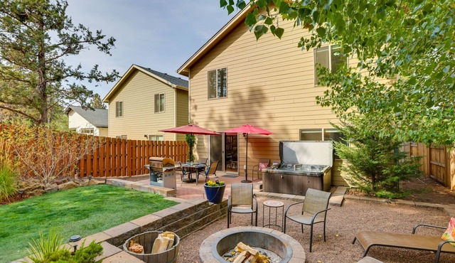 Bend Getaway w/Private Hot Tub, Patio & Grill! in Bend