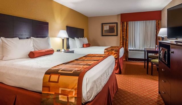Best Western Plus Parkway Hotel