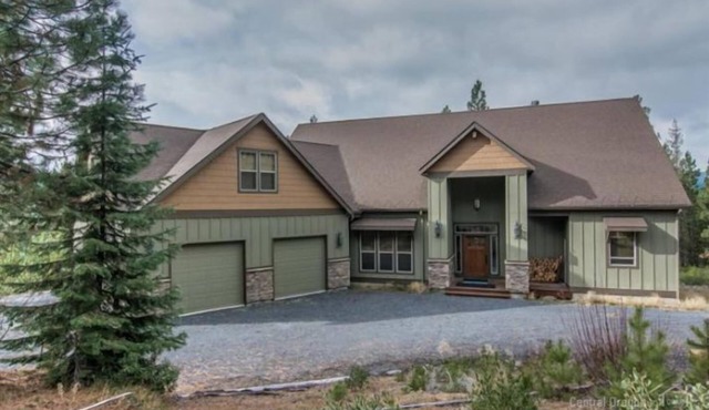Book your next getaway at the Mountain Cabin
