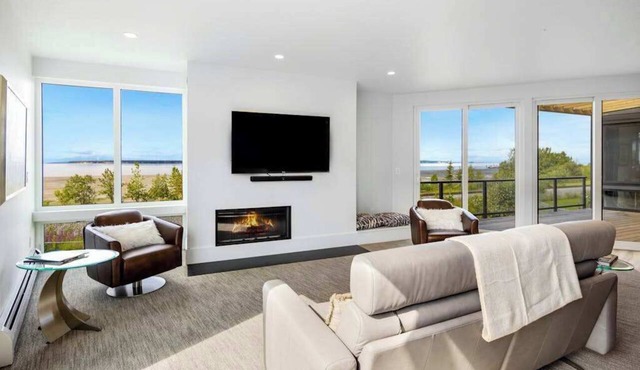 Bootleggers Landing Villa | Luxury Loft | Roof Deck