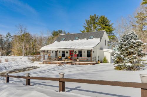 Bradford Group Getaway! Cabin w/Deck & Fire Pit