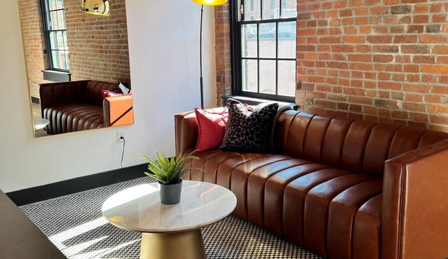 Brick & Bed - Riverfront Loft - 405