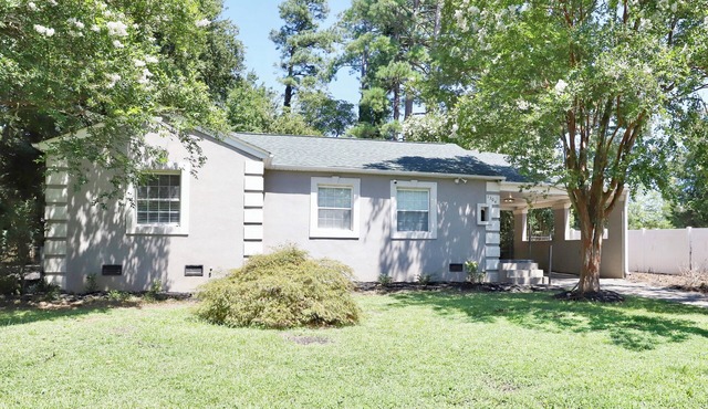 Bright & Cheerful Modern Home located 1.5 miles from Downtown Spartanburg