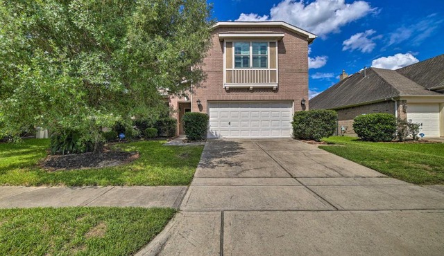 Bright Humble Home with Patio and Charcoal Grill!