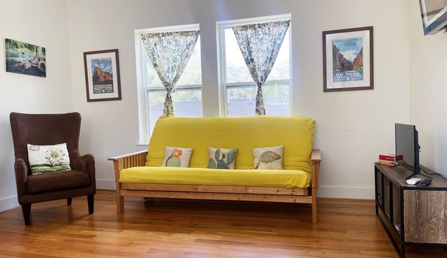 Bright Loft Apt w/pool Heights