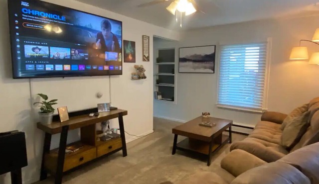 Bright & Roomy 2 Bedroom