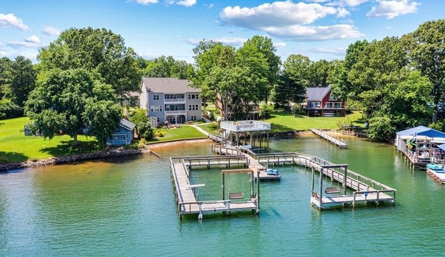 Built for Big Groups - Lake Norman Estate | Sleeps 22 | 3,400 sqft Dock, Movie Theater, 2 Chef's Kitchens, Game Room, Lakefront | Perfect for Labor Day, Reunions & Celebrations