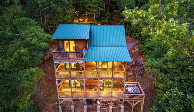Cabin On 8-Private Acres, Hot Tub, Game Room, Views