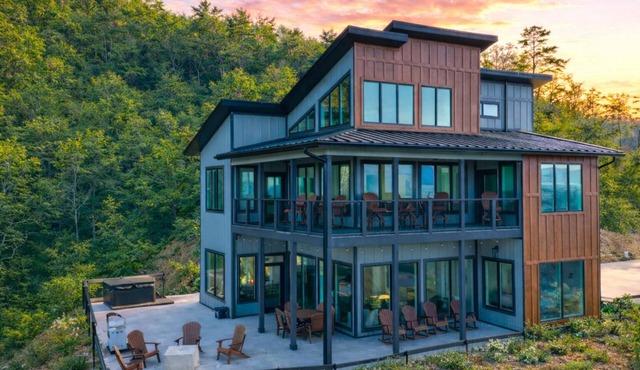 Cabin + Spa, Firepit, Pool Table & Media Room Near Dollywood | Bird's-Eye View