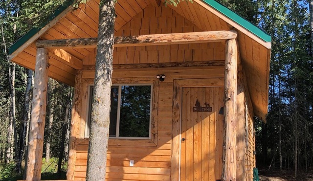 CAM'S LAKESIDE BUNKHOUSE