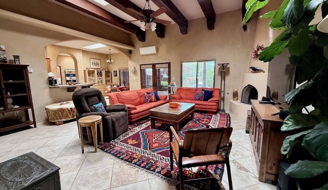 Casa de Ángeles - Upscale Serenity, Mountain Views, 20 mins to Santa Fe