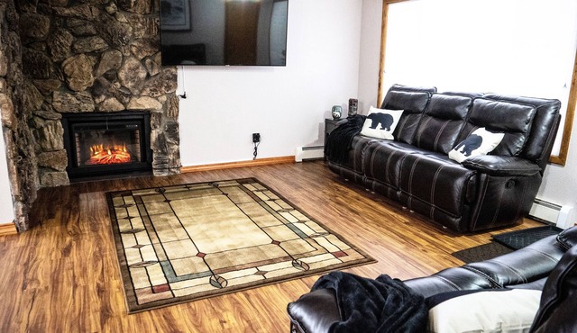 Central Home: Yard with Mountain Views, 3bdrm