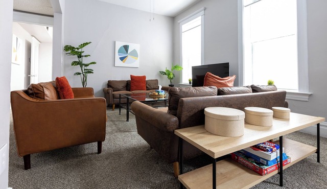 Central West End Comfort Spacious 5BR & Great Area