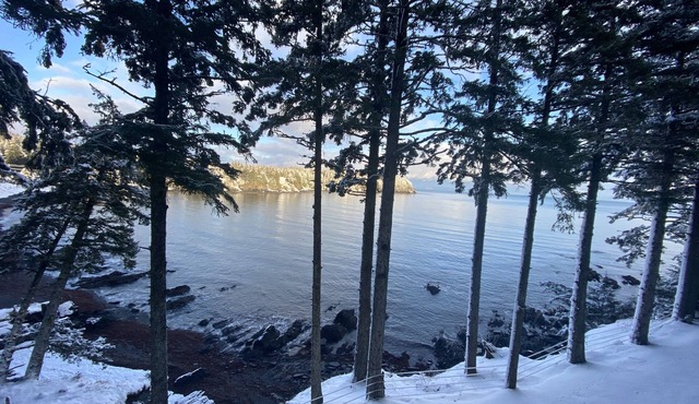 Chalet by the Sea! Breathtaking Views!