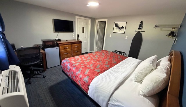 Chaplin Inn & Suites