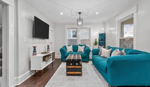 Charming 3BR Home in the Heart of Kansas City - Near MAJOR INTERNATIONAL SPORTING EVENT FanFest + Downtown KC!