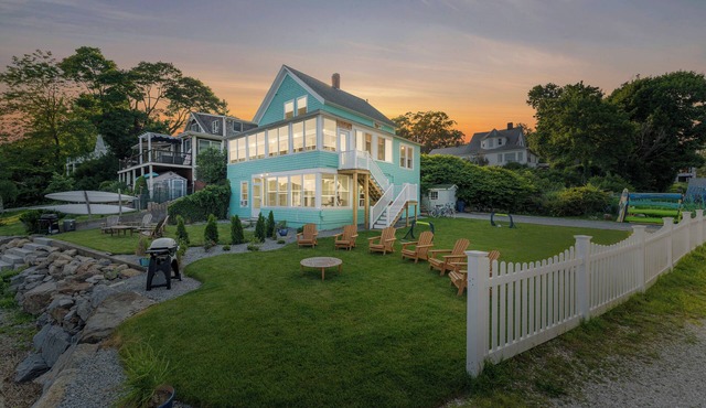 Charming 5-bedroom Beach House 15 minutes from Providence, RI