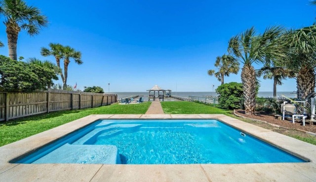 Charming Bayfront Home w/Pool, Pier, and Firepit