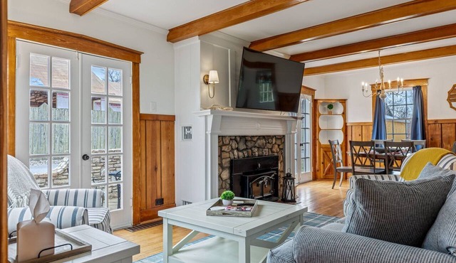 Charming Blake Cottage | Augusta Wine Country