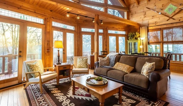 Charming Cabin On 9 Acres & Near Waterfall