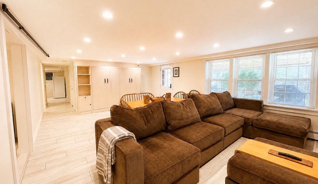 Charming Guest suite in amazing Manchester-by-the-Sea with WiFi, AC