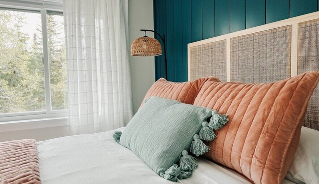 Cheery Coastal-Themed Condo