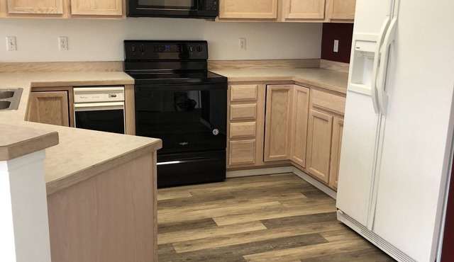 Clean, Quiet 3 bed 2 bath