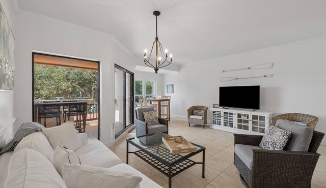 Close to Beach Couple's Retreat
