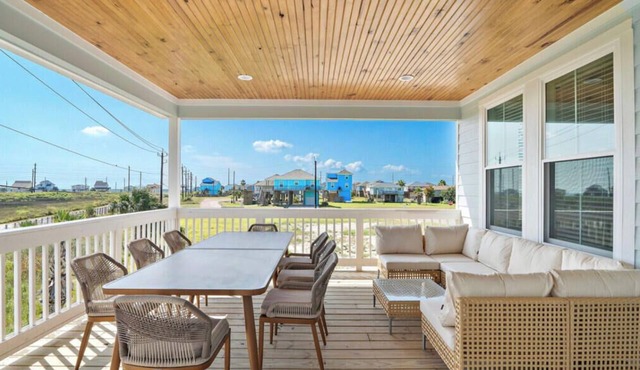Coastal 4-Bedroom Gem, Near the Beach