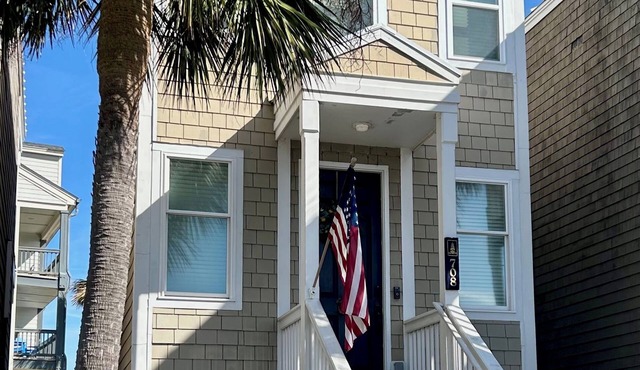 Coastline Cottage with Breathtaking Ocean Views On Fripp Island Wi-Fi, Golf Cart