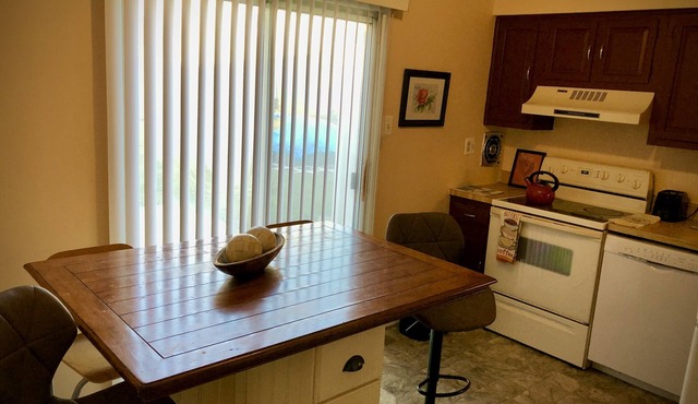 Comfortable 2 Bedroom TownHome/Apt - Large Yard in Yardley