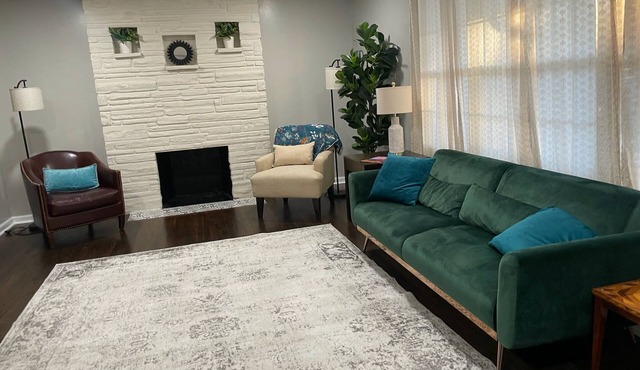 Comfortable KC Guest House