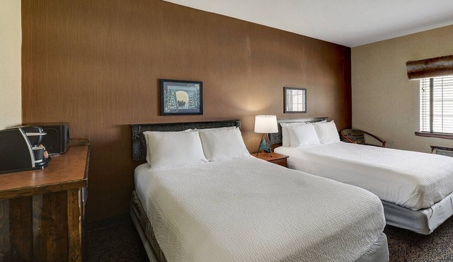 Comfortable & Warm Rustic Stay in Columbia w/Free Breakfast | 4 Units