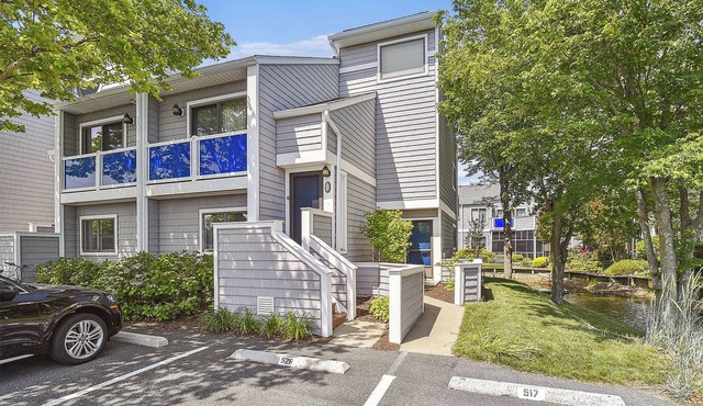 Complimentary activities, a $300 WEEKLY value! This 3 bedroom, 2 bathroom ground level unit is steps from the pool and tennis court.