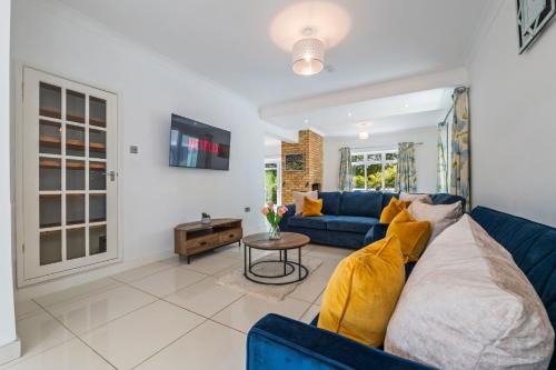 Contractor Accommodation Peterborough- Parking-Business and Work Stays in Peterborough
