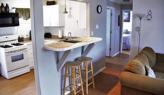 Corporate Rentals! Furnished 2 BD 1 BA w/full kitchens. Utilities are covered!