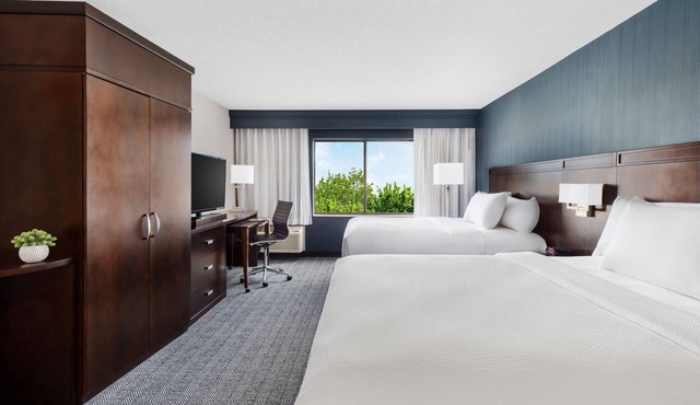 Courtyard by Marriott Manchester - Boston Regional Airport