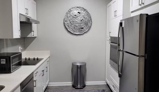 Cozy 1-bedroom apartment with AC 2 minutes from 95