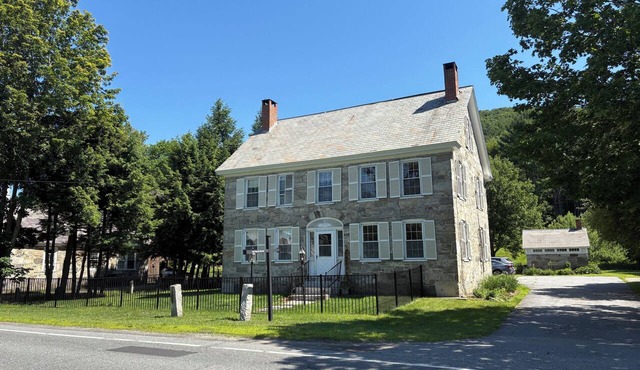 Cozy 1-bedroom studio in Historic Stone Village of Chester