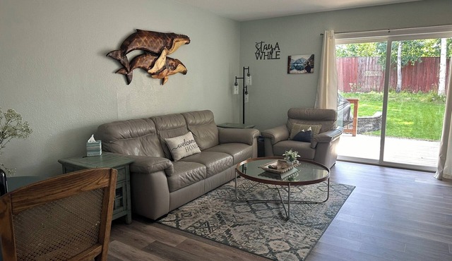 Cozy 2-bedroom apartment in enchanting Anchorage with WiFi