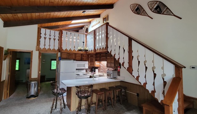 Cozy, mountain getaway with AC in peaceful Bartlett