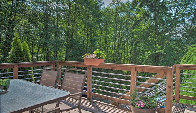 Cozy Retreat with Fire Pit - Near Mendenhall Glacier