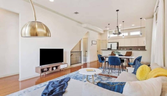 Cozy S. Lamar Monthly Furnished 2/2.5 w Office!